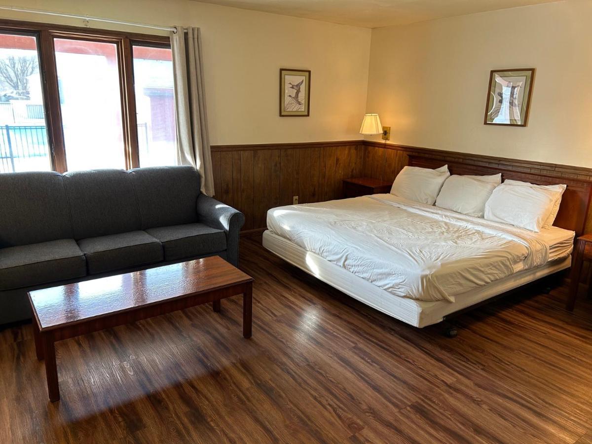 Valley Inn And Suites Френч-Лик Экстерьер фото