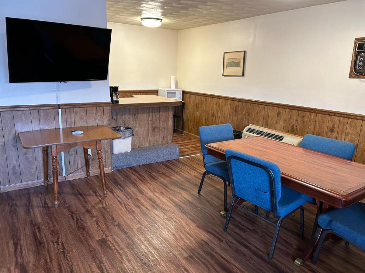 Valley Inn And Suites Френч-Лик Экстерьер фото