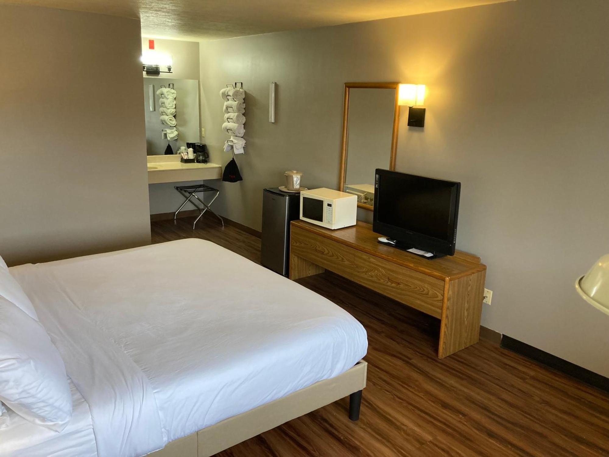 Valley Inn And Suites Френч-Лик Экстерьер фото