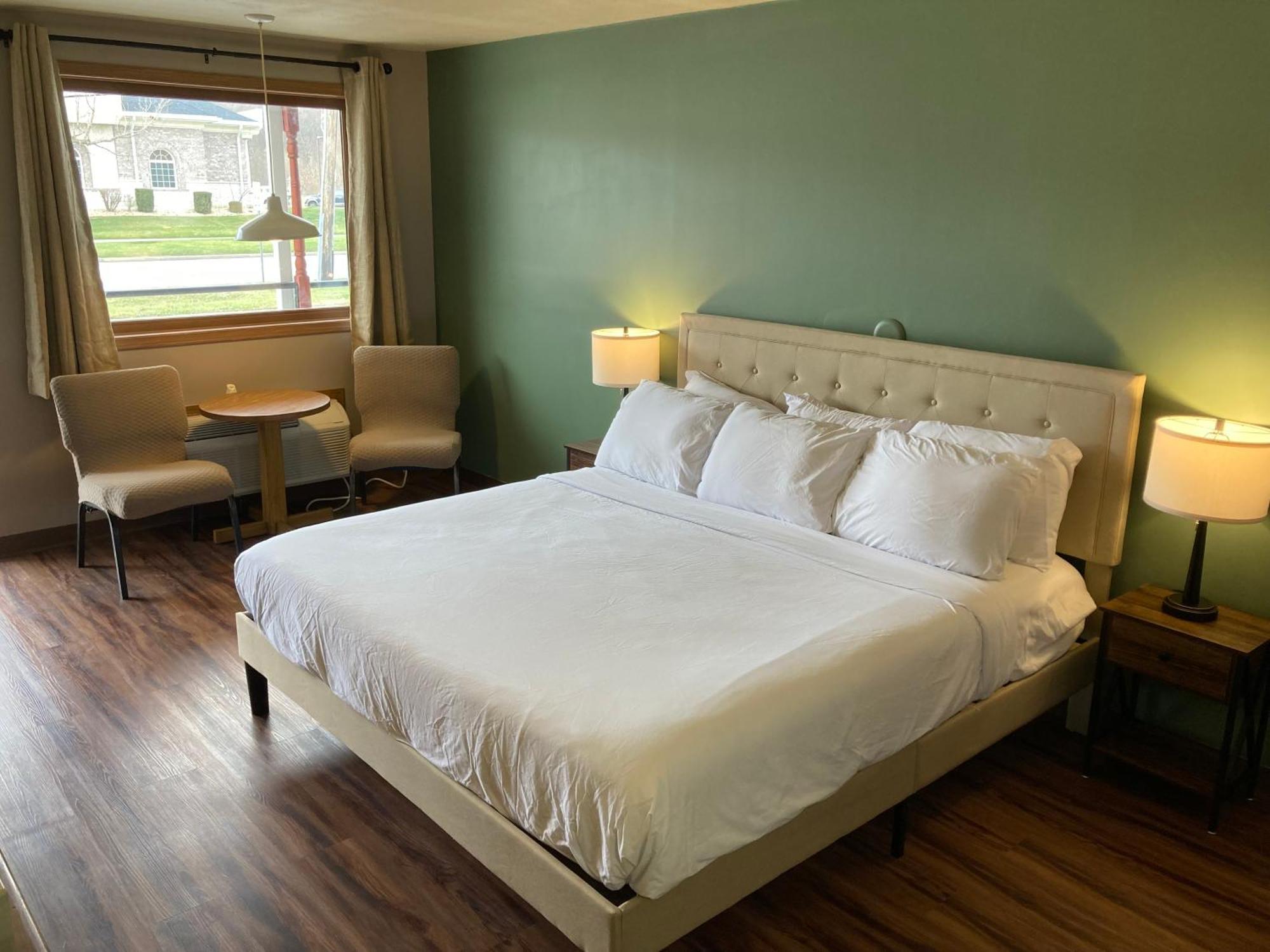 Valley Inn And Suites Френч-Лик Экстерьер фото