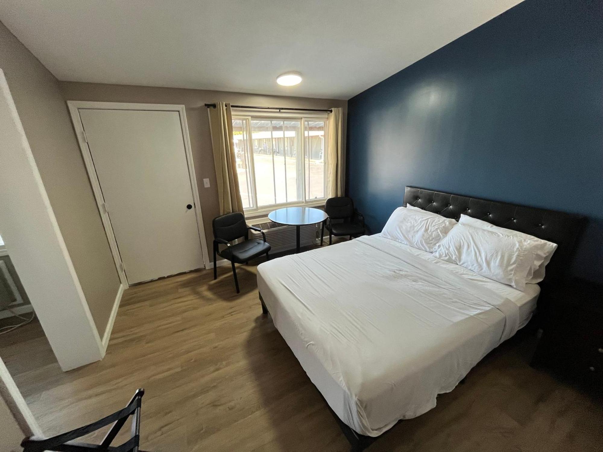 Valley Inn And Suites Френч-Лик Экстерьер фото